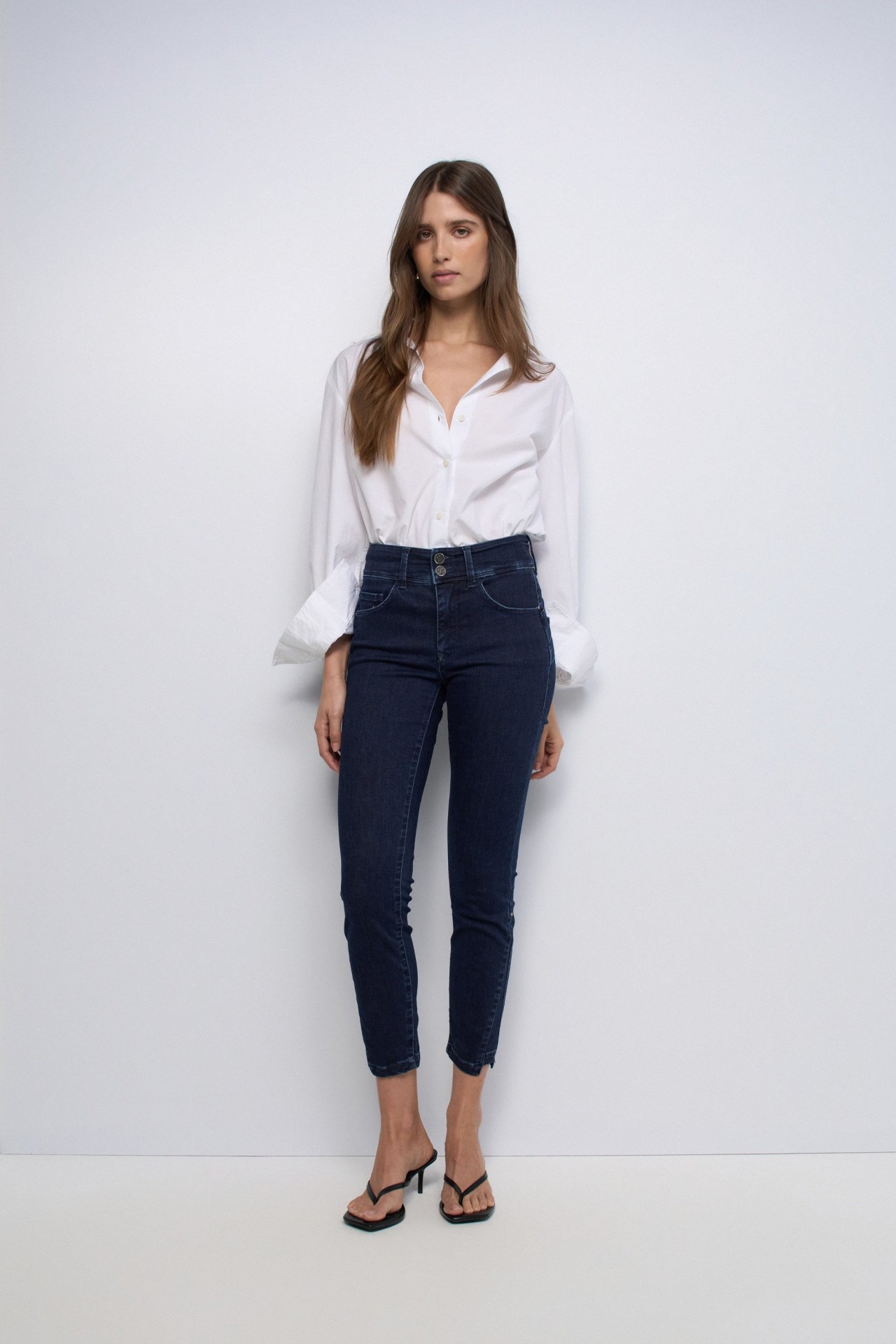 JEAN SECRET PUSH IN CROPPED SKINNY