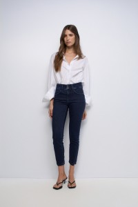 JEAN SECRET PUSH IN CROPPED SKINNY