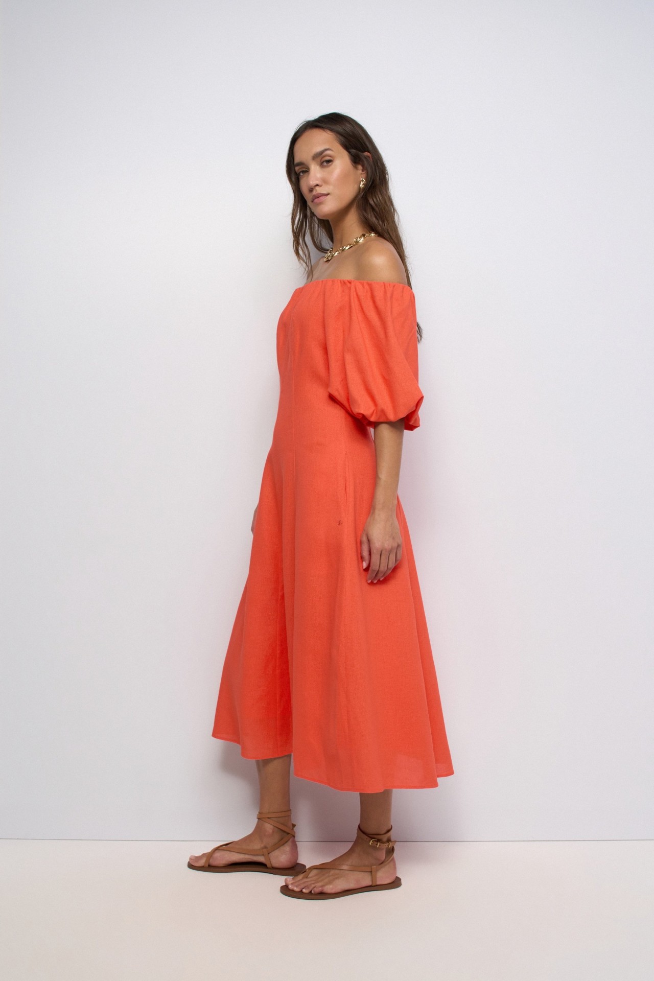 VESTIDO MIDI COM LINHO