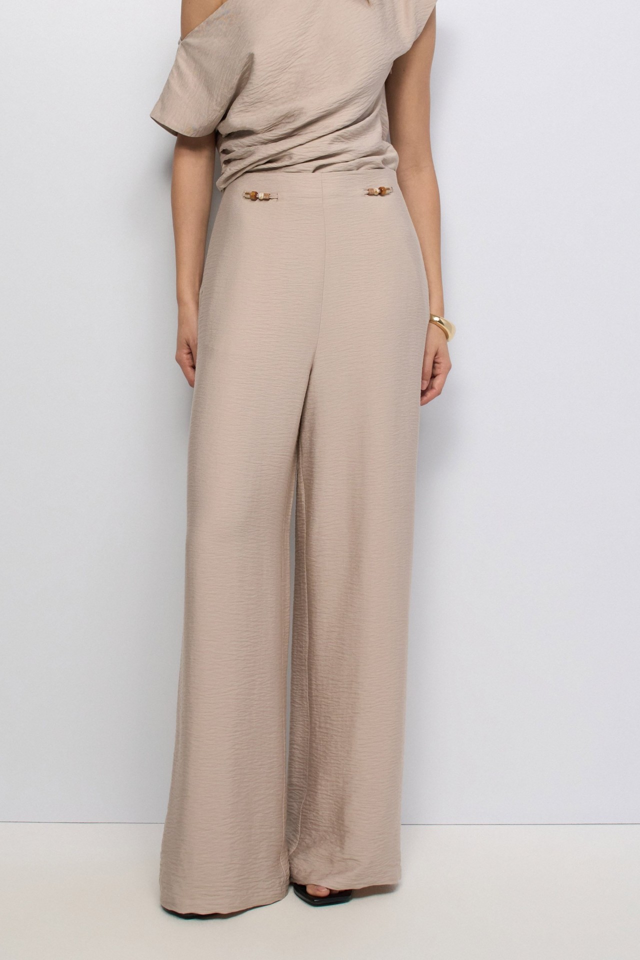 CAL�AS FLU�DAS COM PERNA WIDE LEG