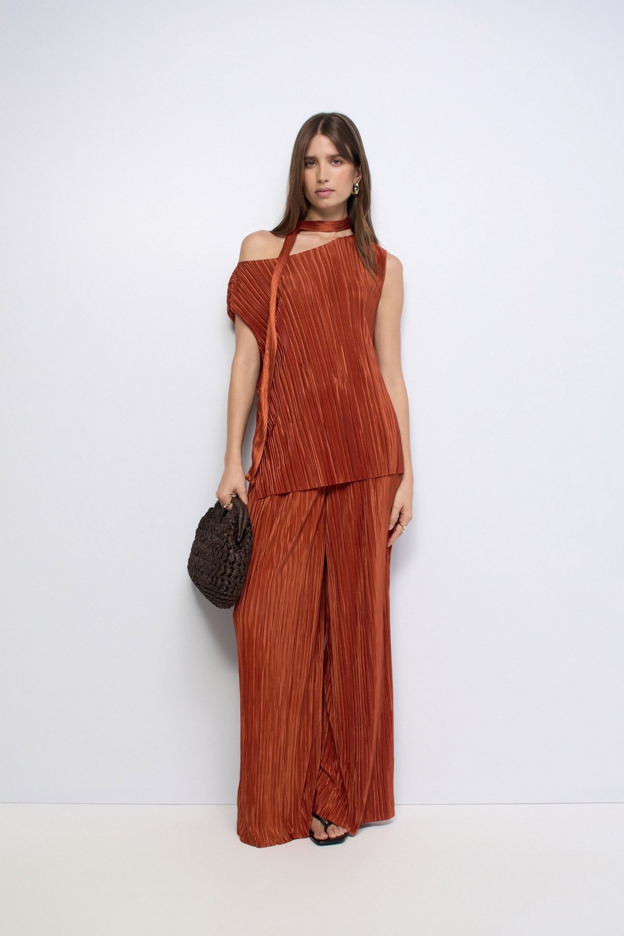 PANTALONES PLISADOS