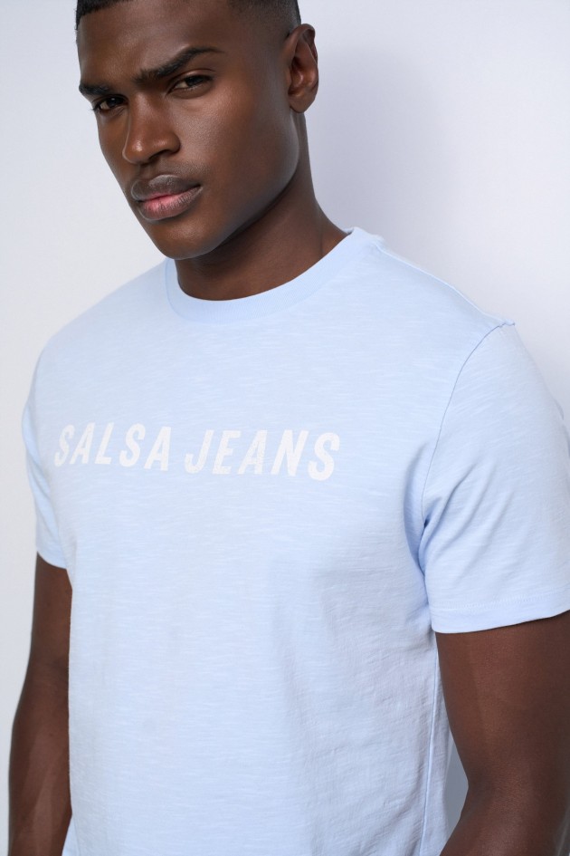 CAMISETA CON BRANDING