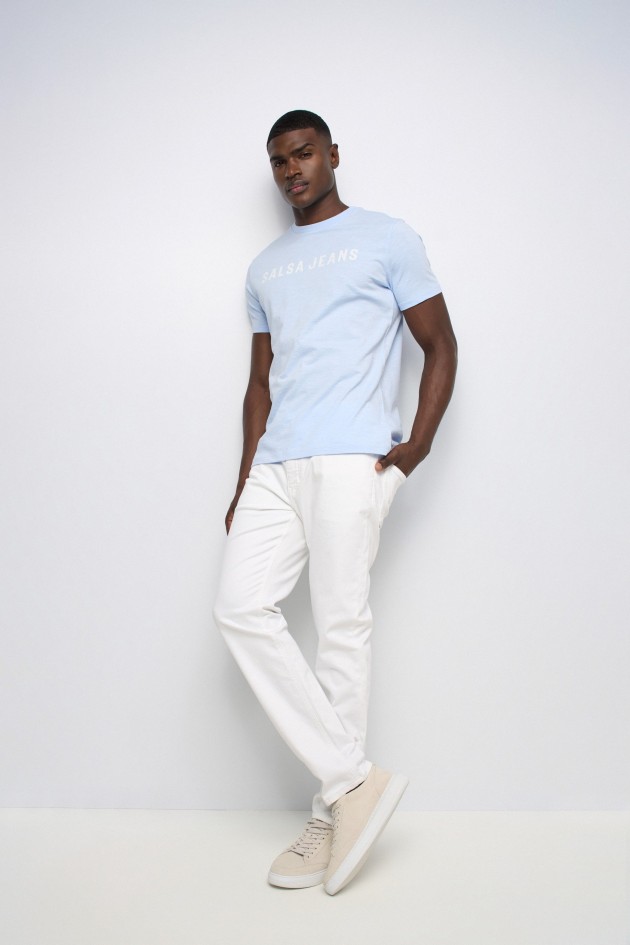 CAMISETA CON BRANDING