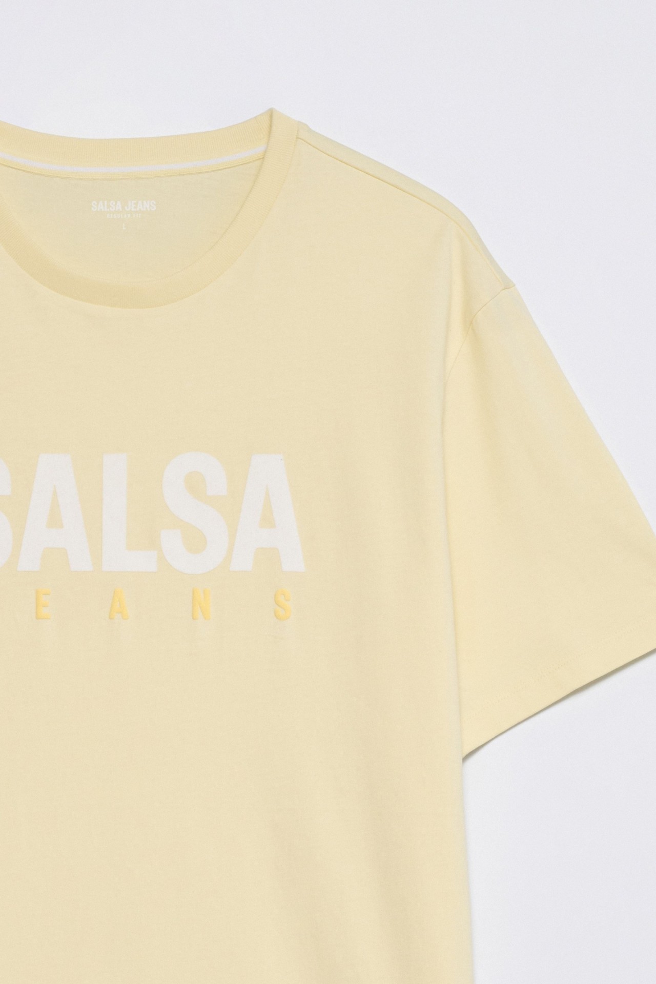 T-SHIRT WITH BRANDING