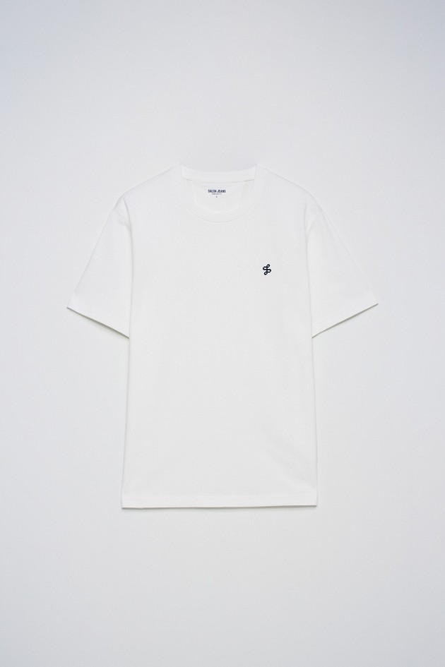 CAMISETA CON BRANDING