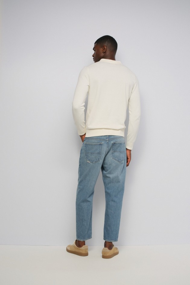 TAPERED FIT JEANS
