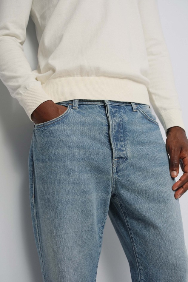 TAPERED FIT JEANS