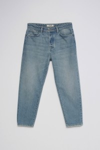 TAPERED FIT JEANS