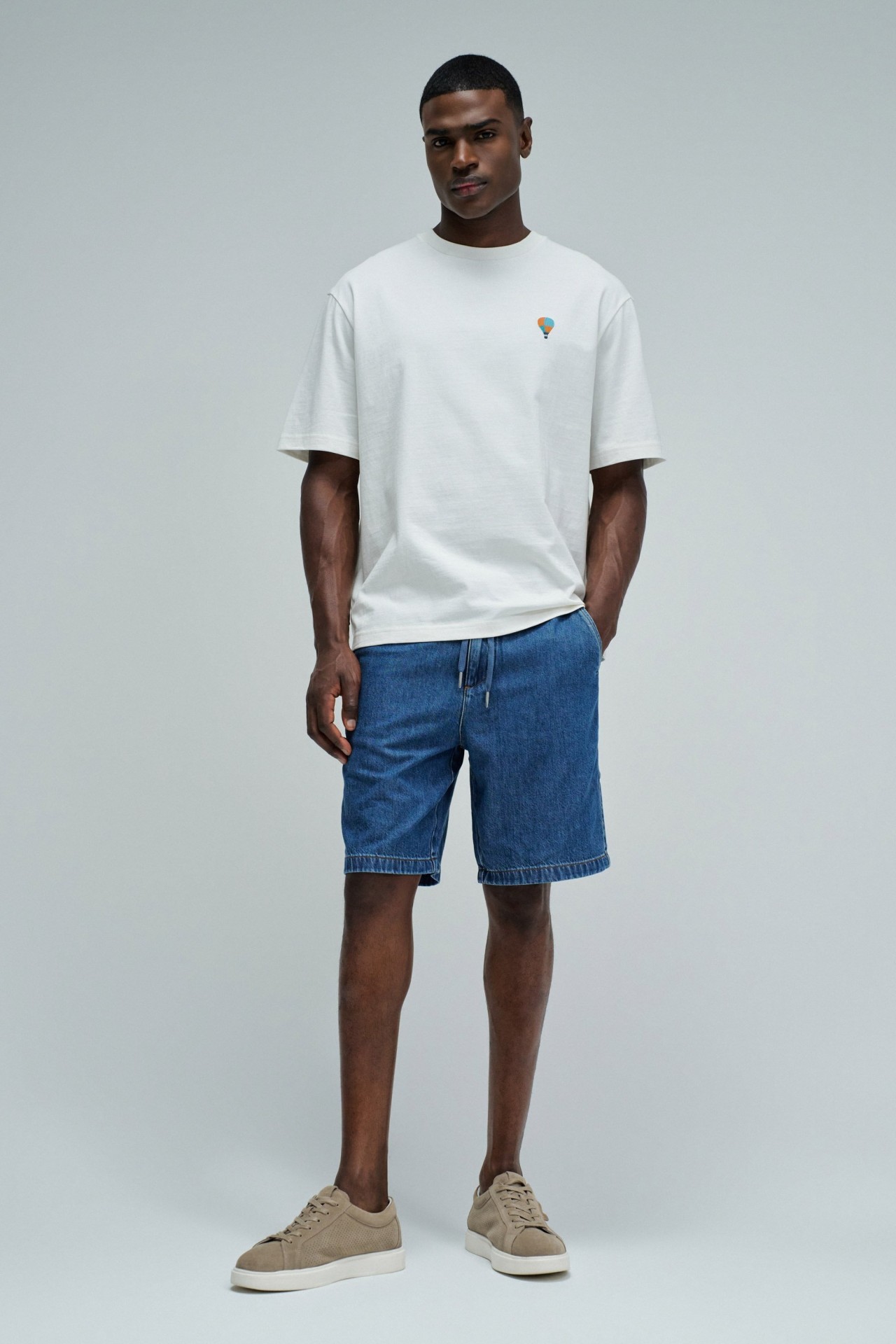 SHORT JOGGER EN DENIM L�GER