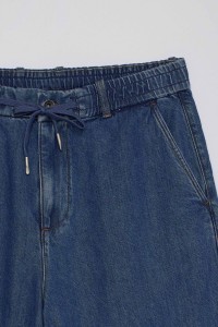SHORT JOGGER EN DENIM L�GER