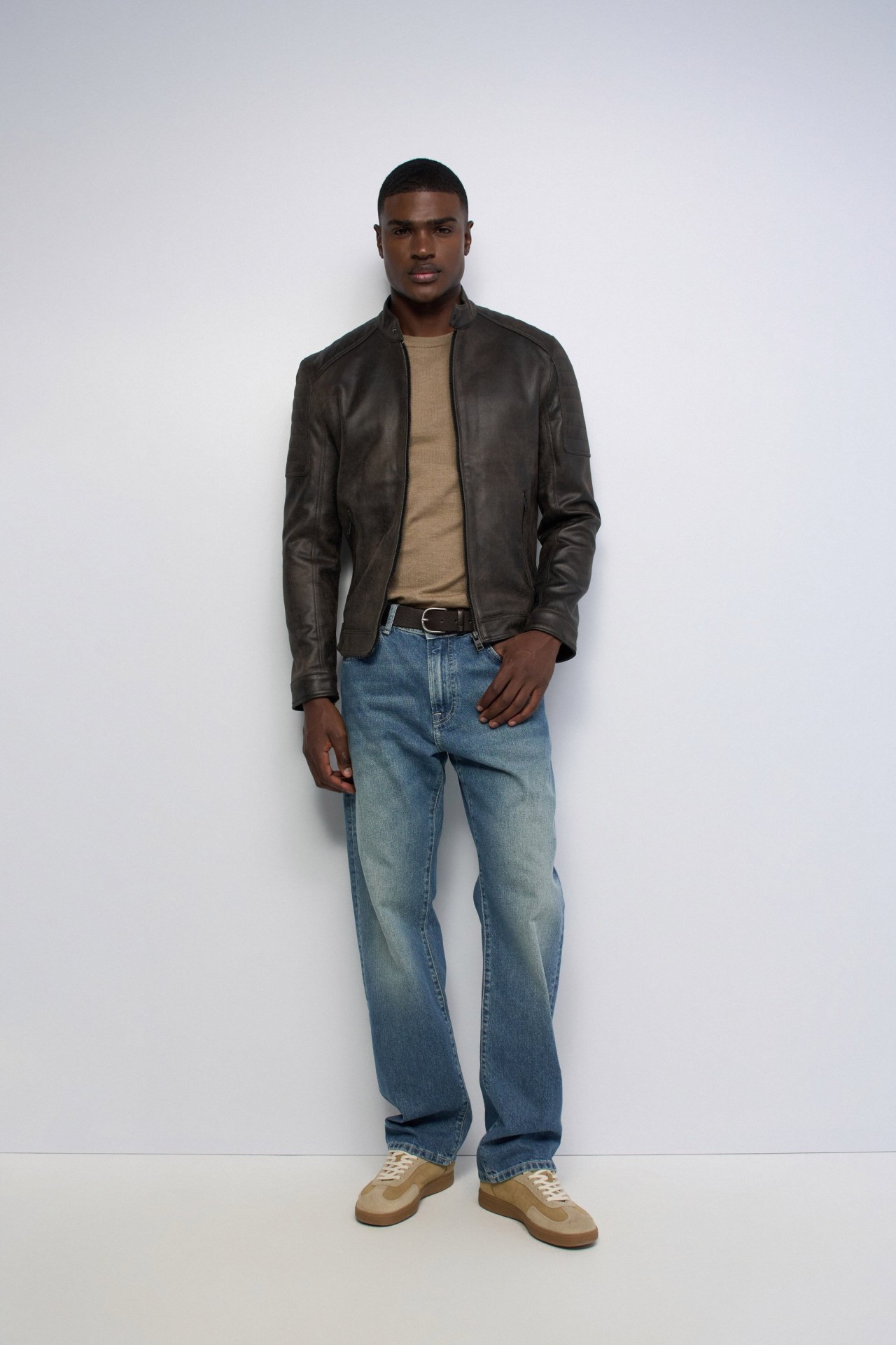 STRAIGHT FIT JEANS