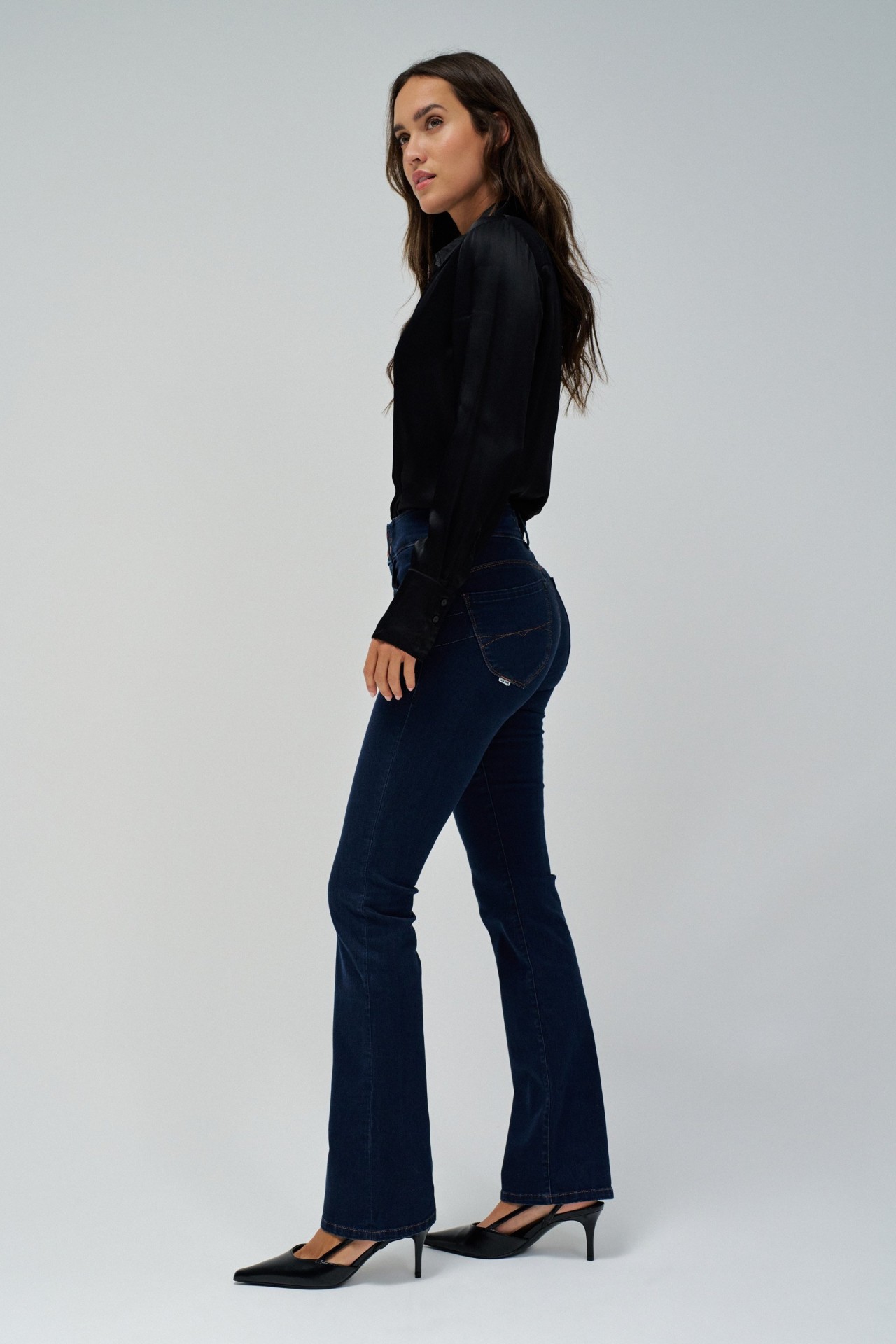 JEANS SECRET PUSH IN BOOTCUT SOFT TOUCH