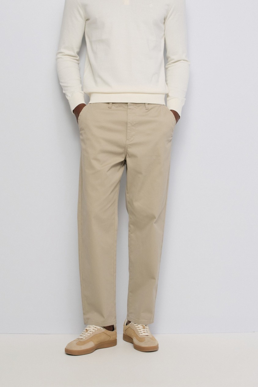 CAL�AS CHINO COM PERNA STRAIGHT