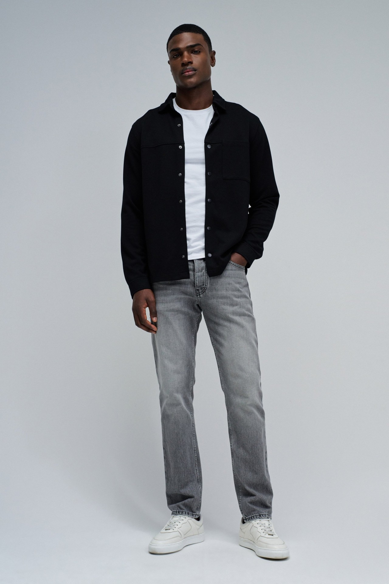 REGULAR FIT JEANS