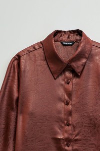 SATIJNEN SHIRT MET TEXTUUR