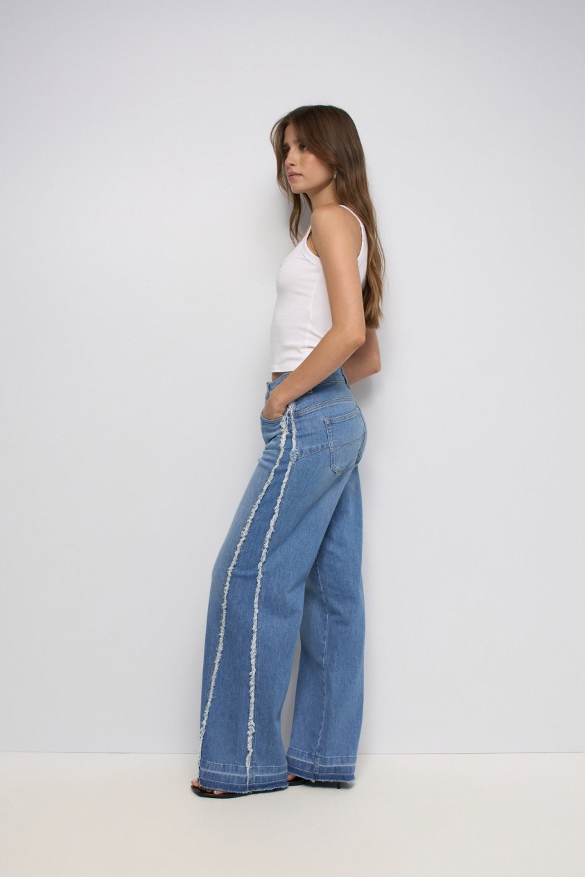 FAITH PUSH IN WIDE JEANS