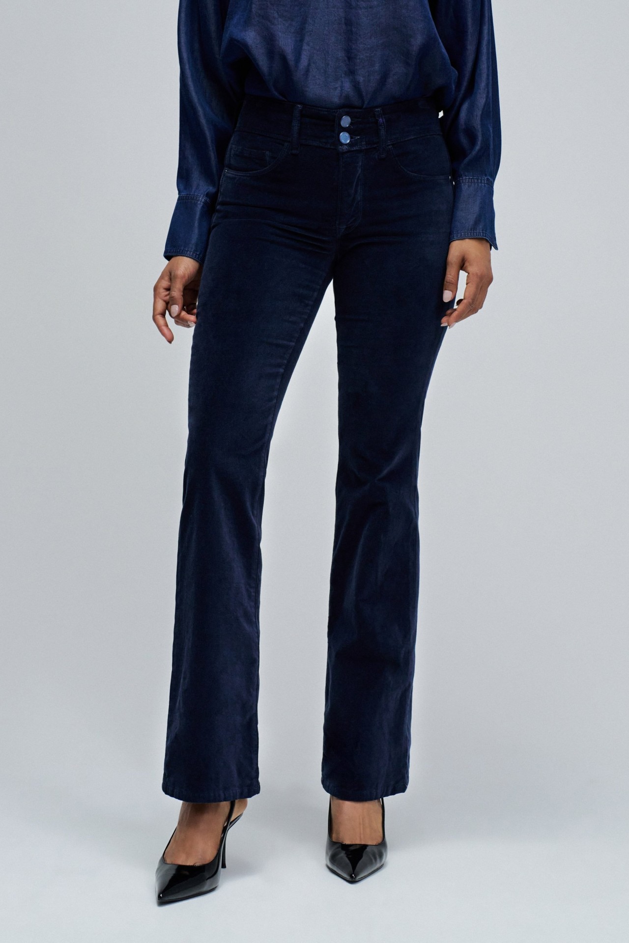 JEANS SECRET PUSH IN BOOTCUT EM VELUDO