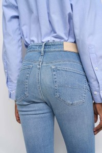 FAITH PUSH IN BOOTCUT JEANS