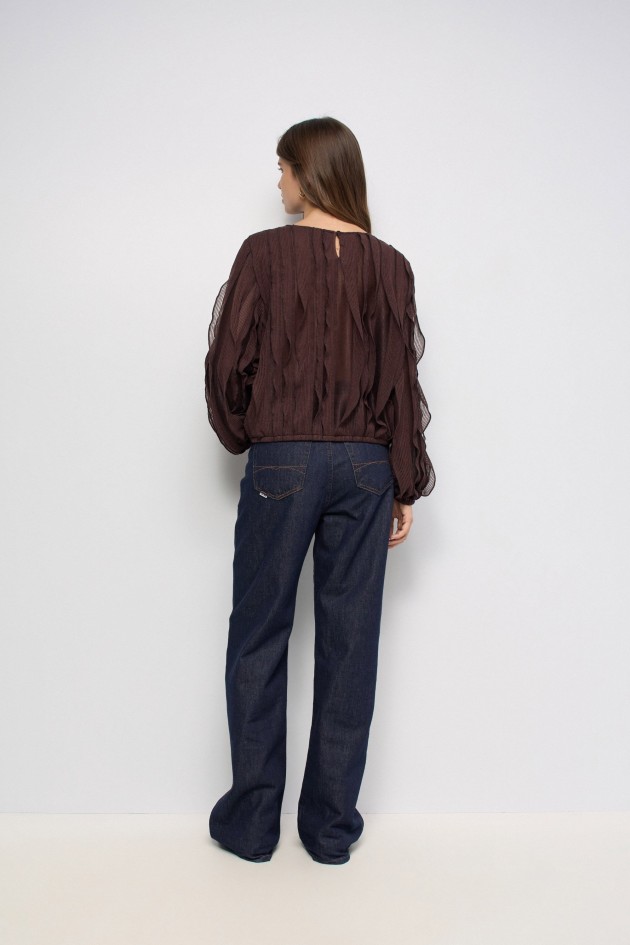 BLUSA CON VOLANTES