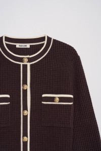 CARDIGAN COM BOT�ES DOURADOS