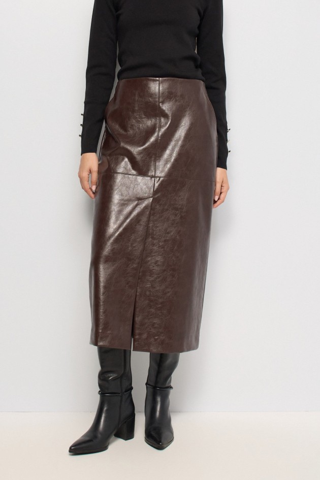 FALDA MIDI EFECTO CUERO