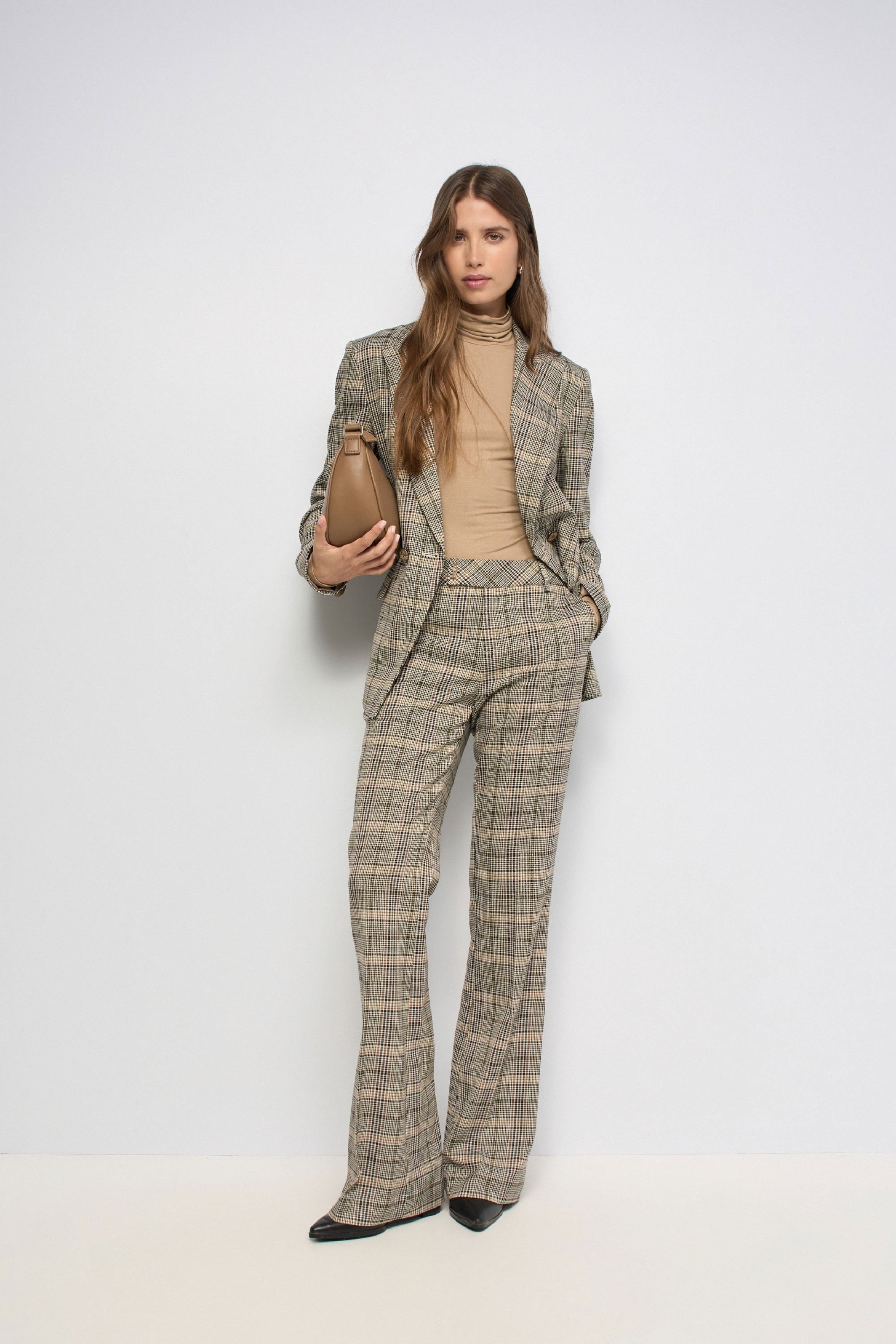 PANTALONES CHINO FLARE DE CUADROS
