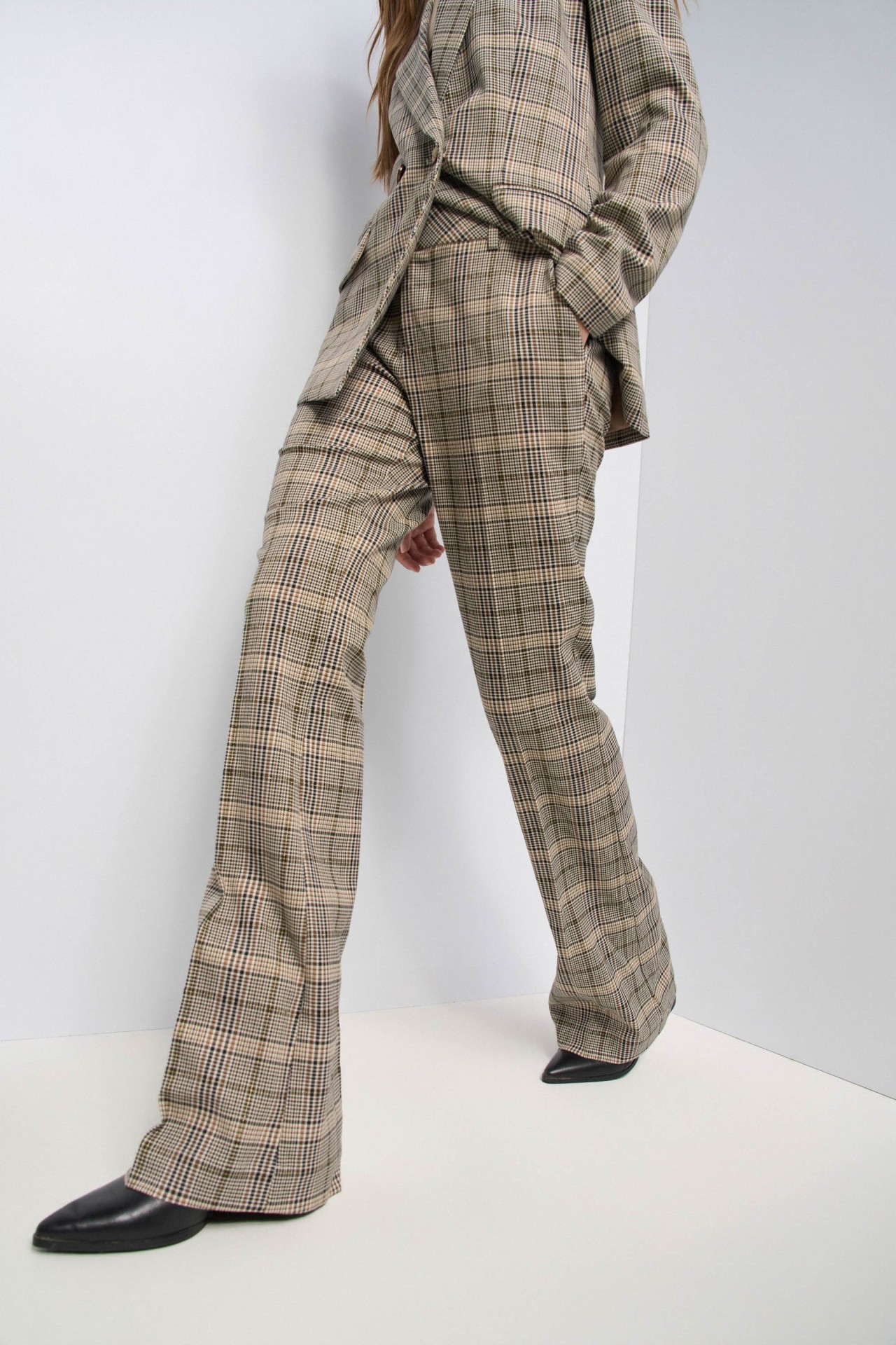 PANTALONES CHINO FLARE DE CUADROS
