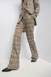 PANTALONES CHINO FLARE DE CUADROS PANTALONES CHINO FLARE DE CUADROS
