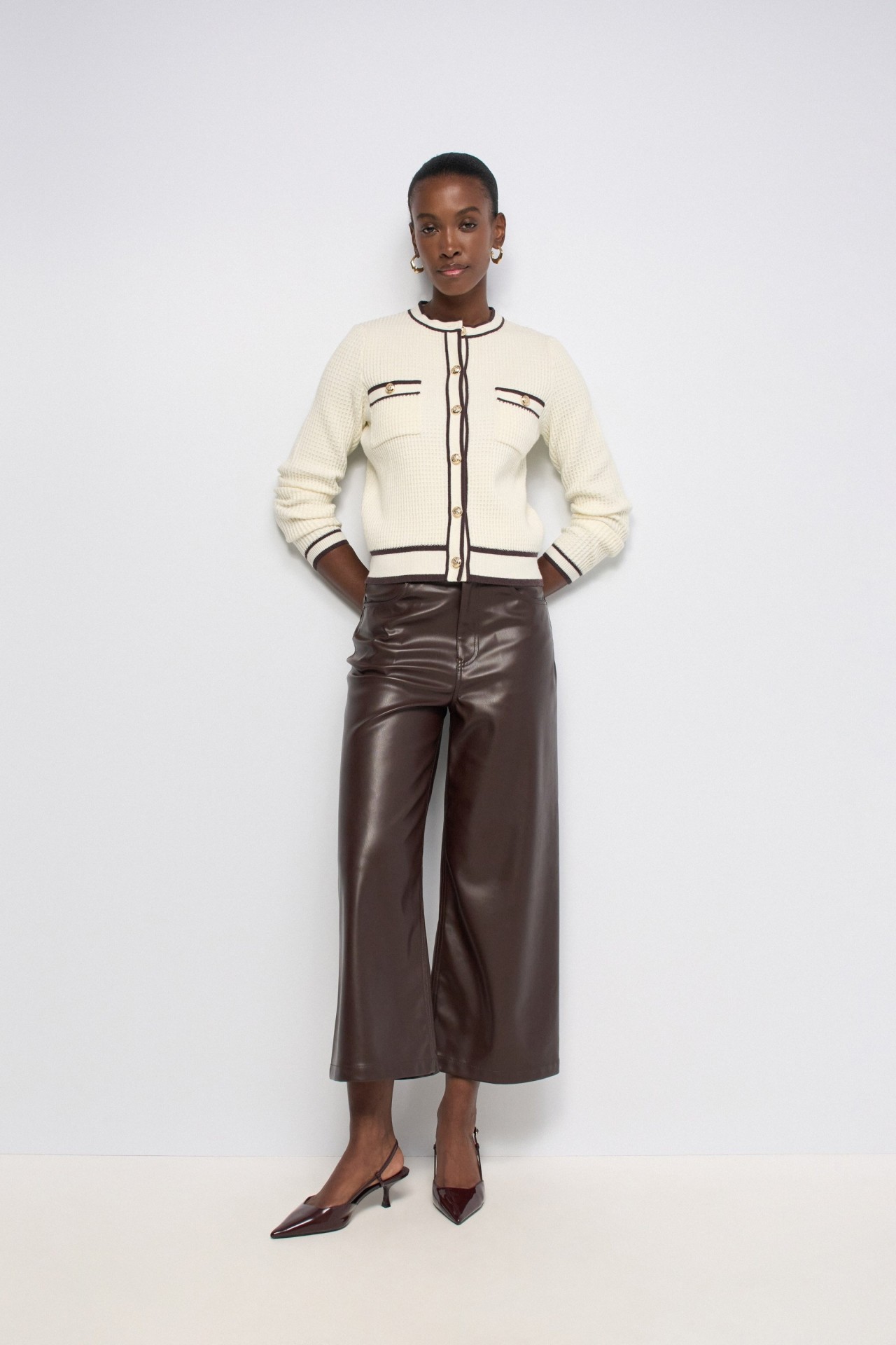 CARDIGAN COM BOT�ES DOURADOS