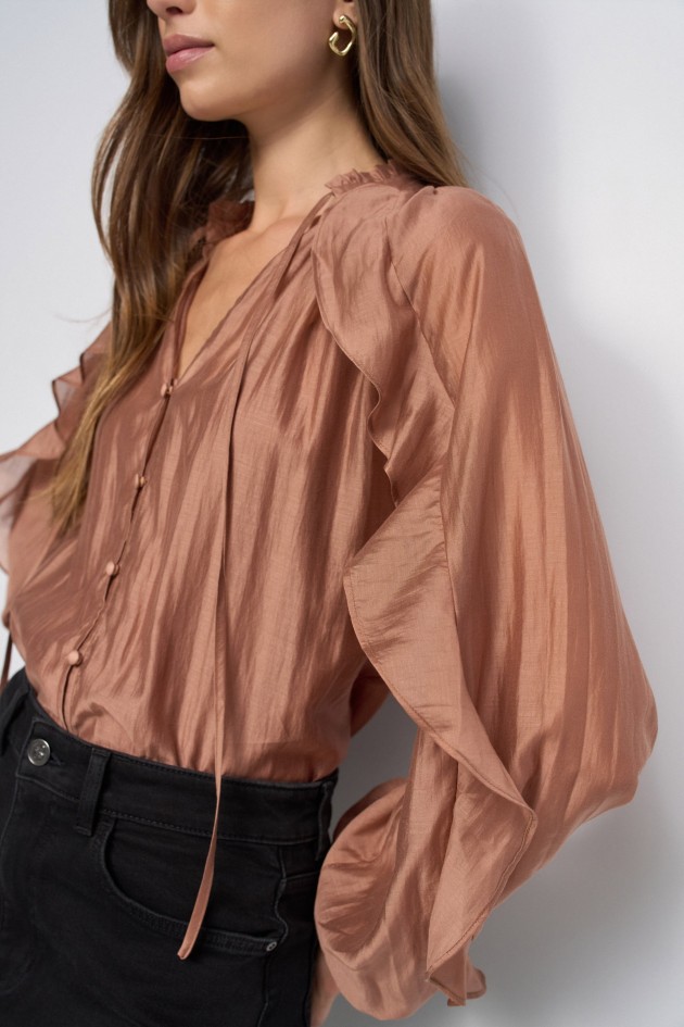 BLUSA COM FOLHOS