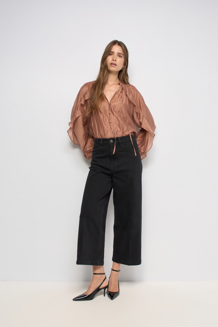 BLUSA COM FOLHOS