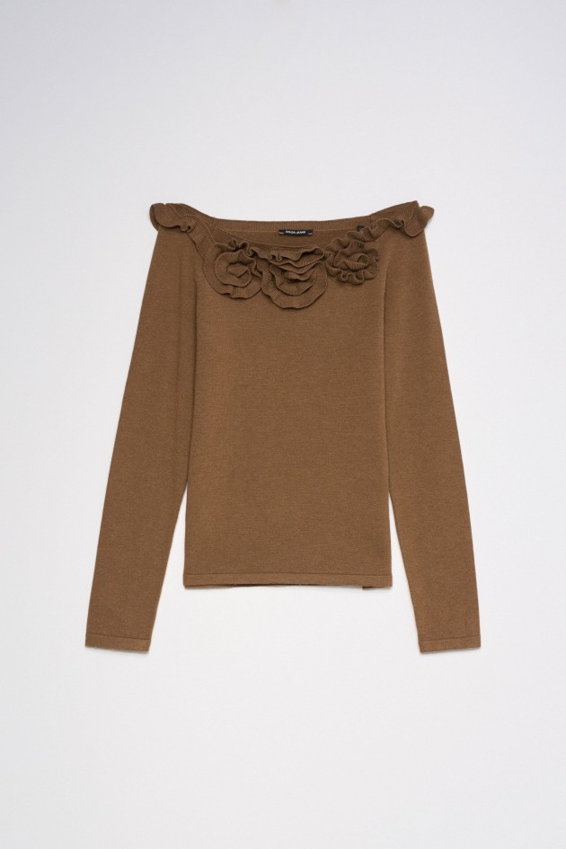SWEATER WITH 3D FLORAL APPLIQUÉS