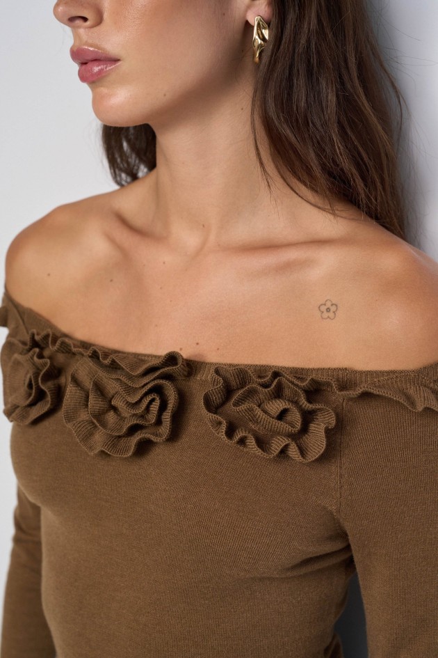 SWEATER WITH 3D FLORAL APPLIQUÉS