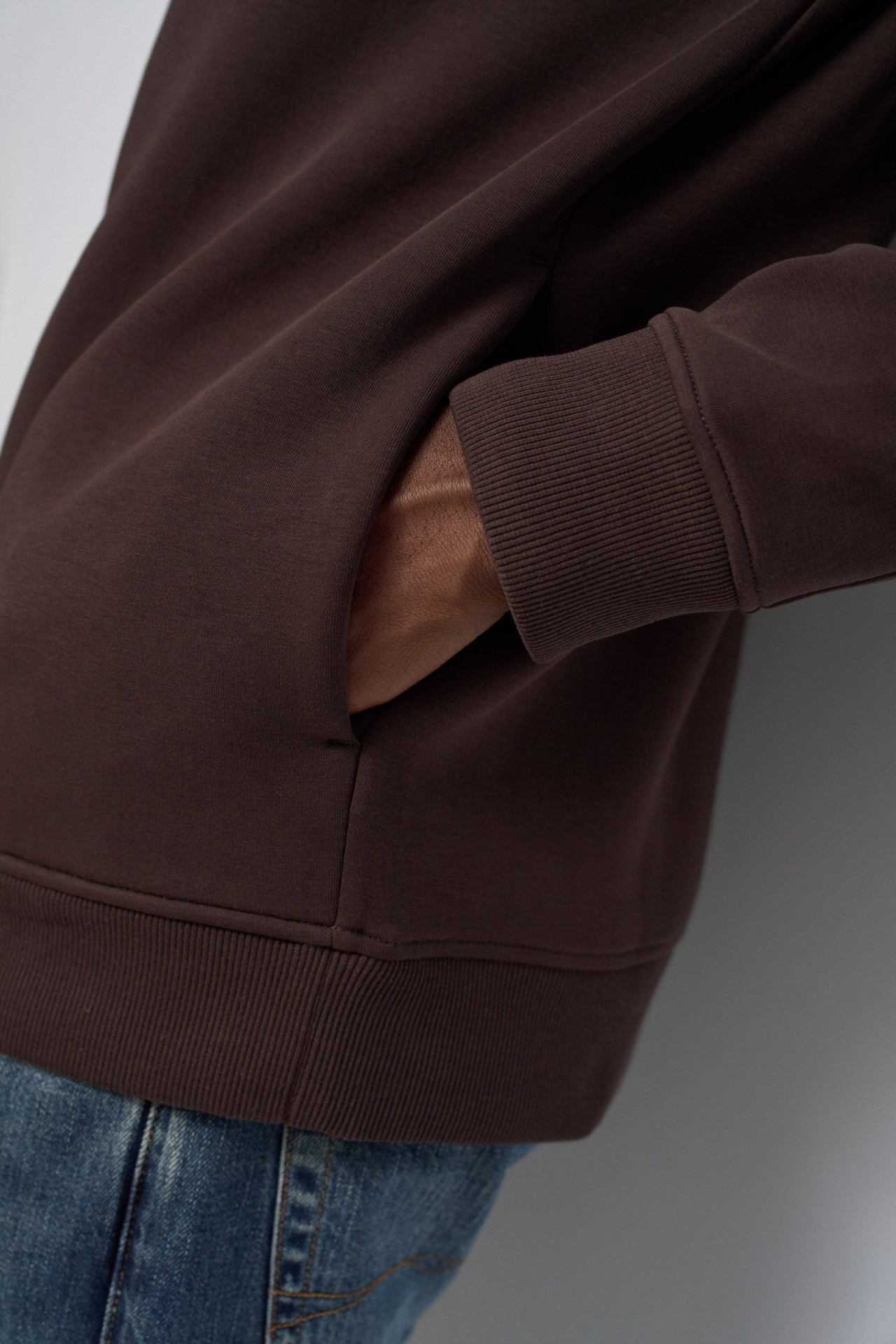 BRANDED SWEATSHIRT