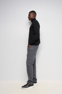 REGULAR FIT JEANS