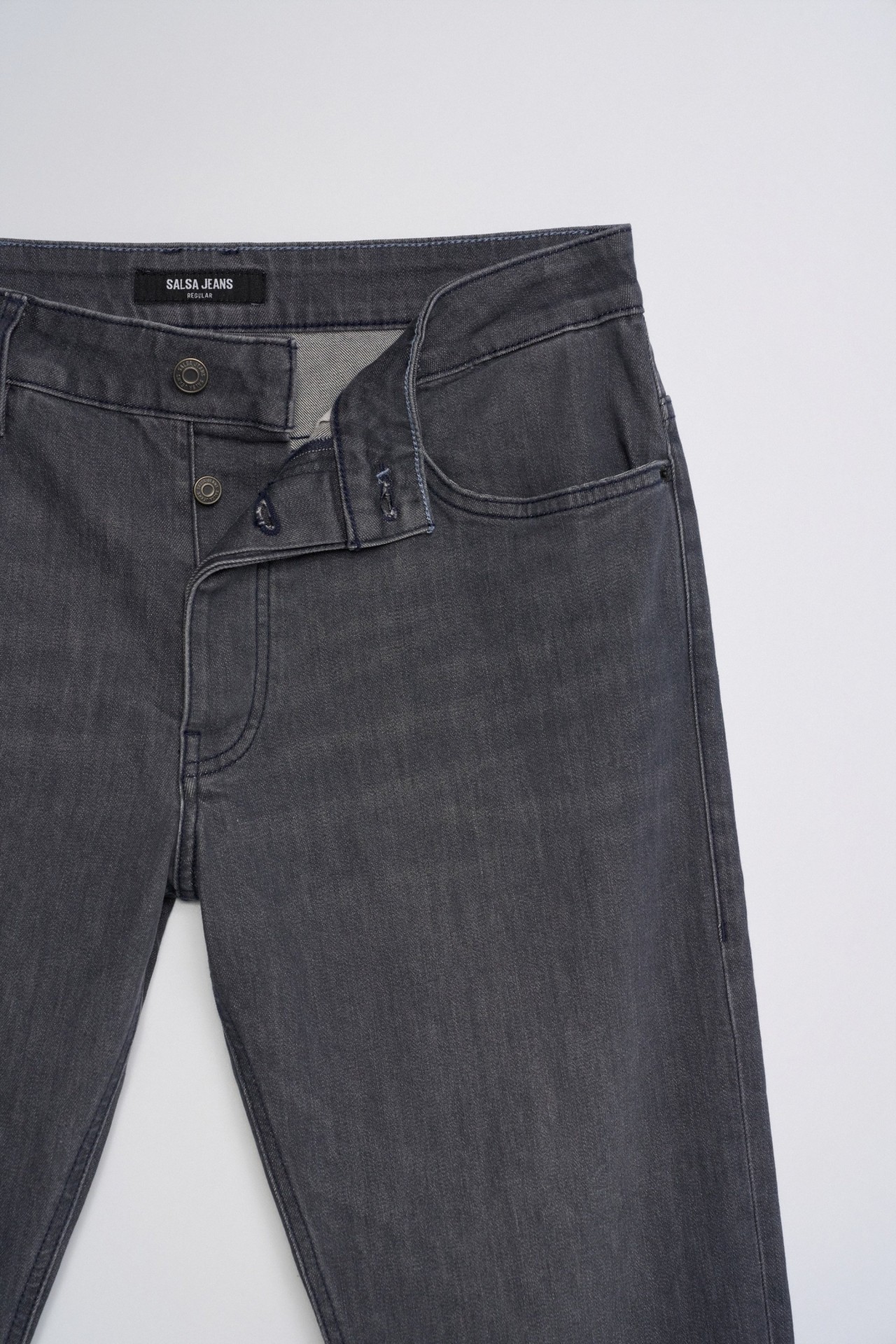 REGULAR FIT JEANS