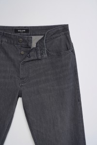 REGULAR FIT JEANS