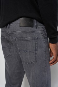 REGULAR FIT JEANS
