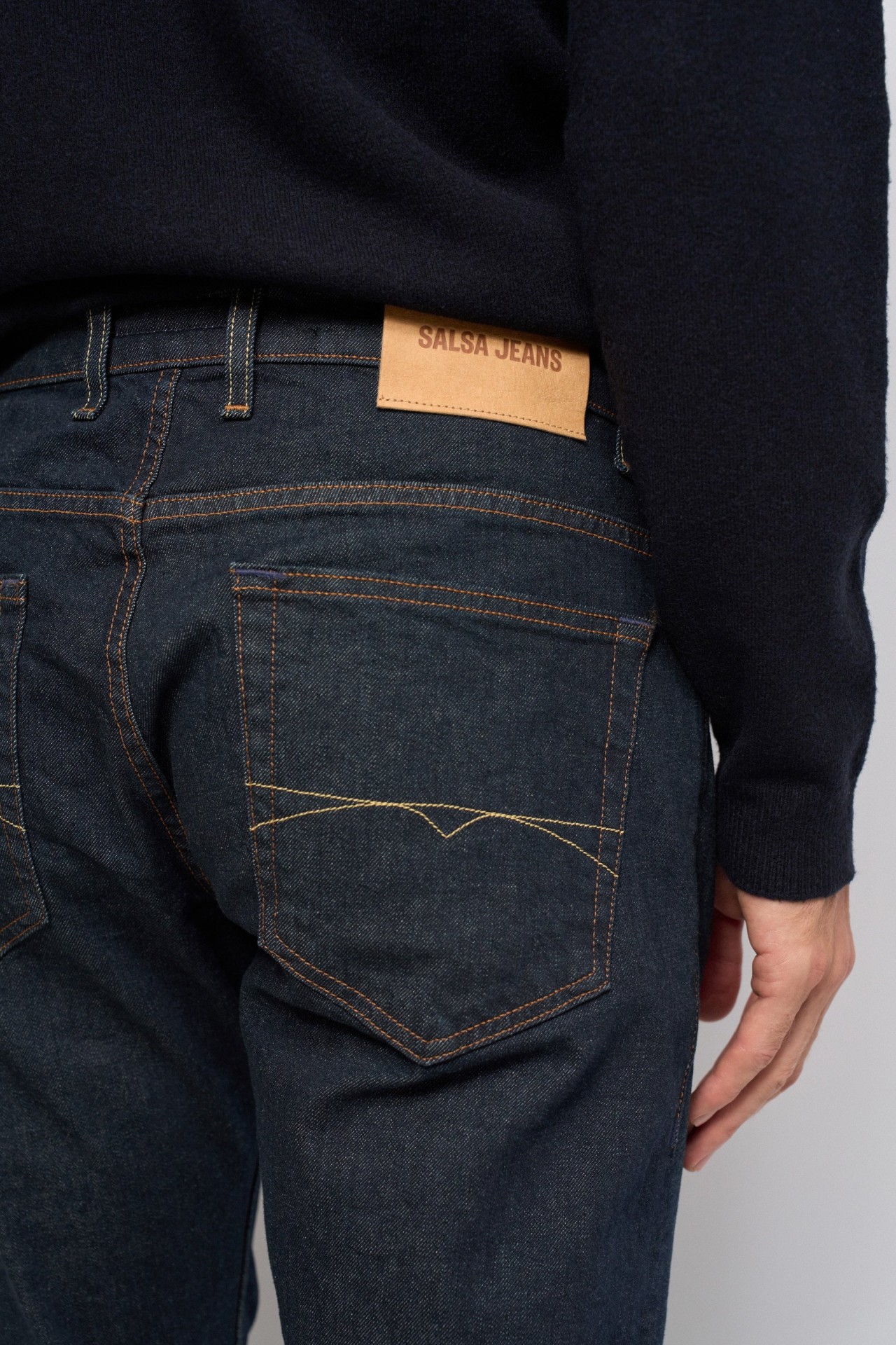 REGULAR FIT JEANS