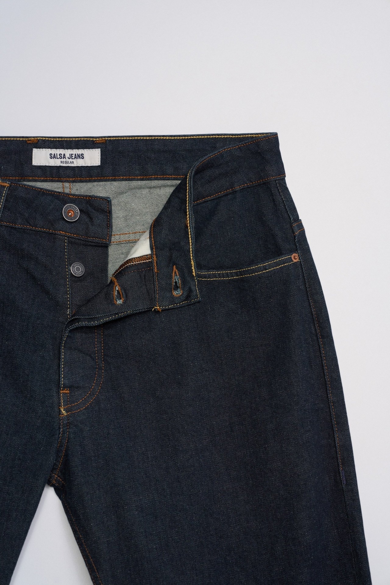 REGULAR FIT JEANS