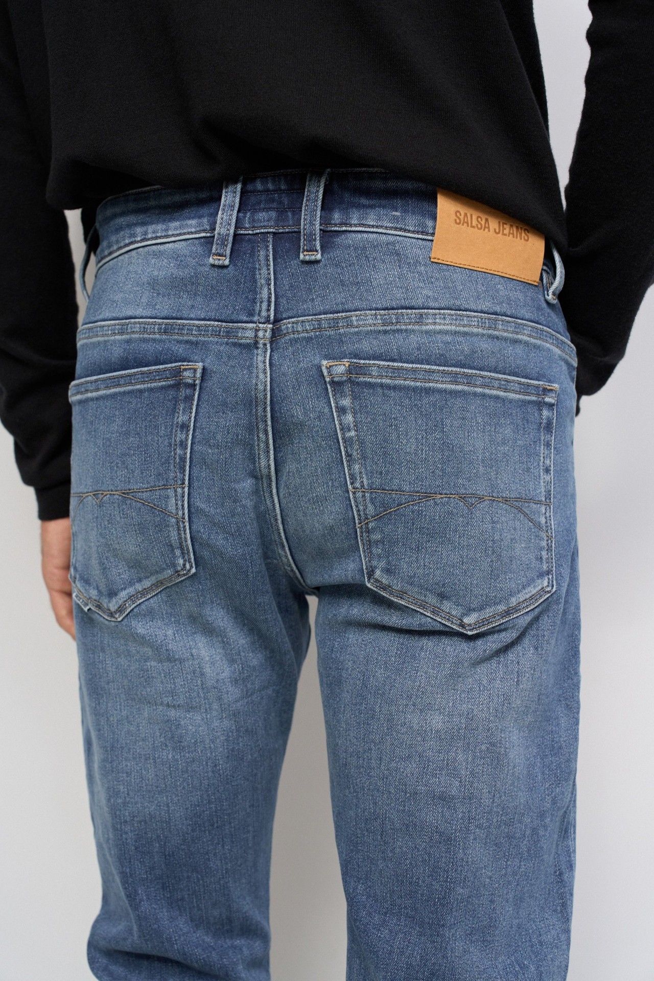 SLIM FIT JEANS