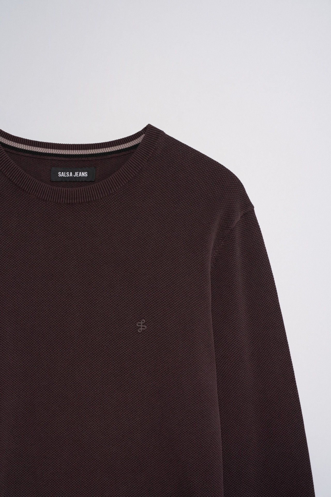 STRUKTURIERTER STRICKPULLOVER