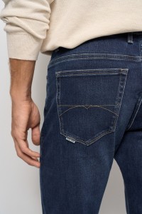 SLIM FIT JEANS
