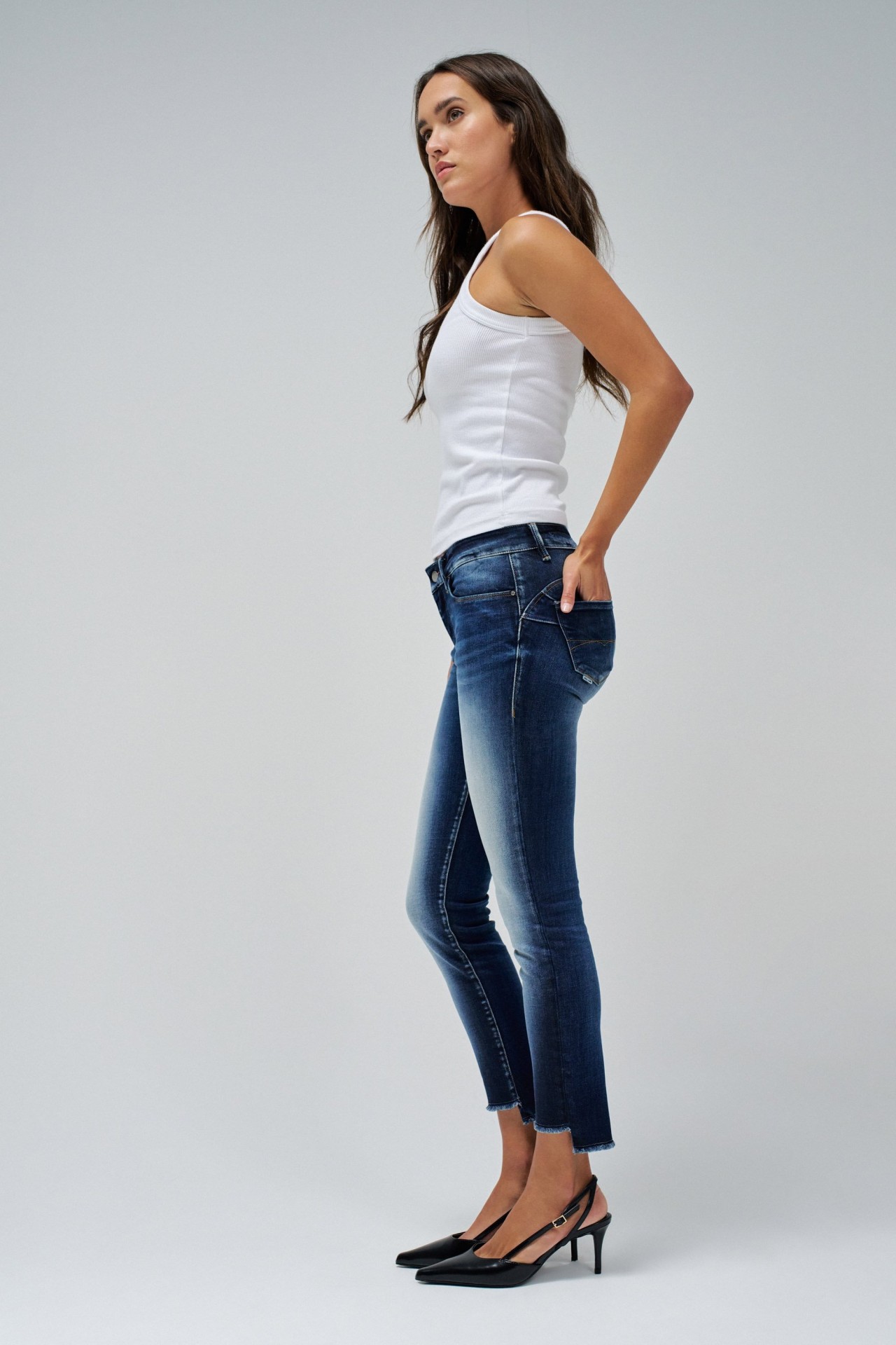 WONDER PUSH UP CROPPED SKINNY JEANS