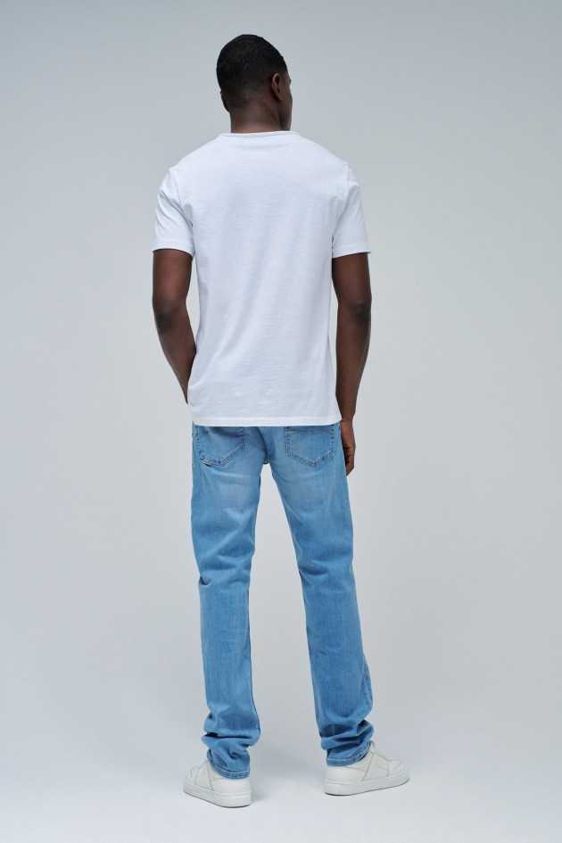 T-SHIRT AVEC LOGO