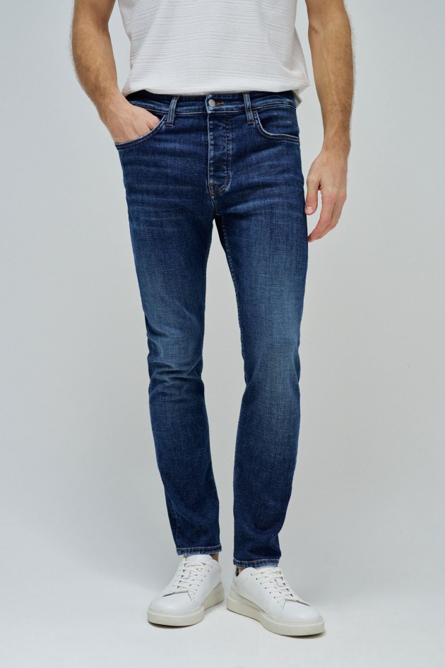 SLIM FIT JEANS