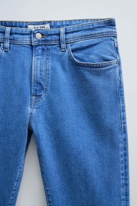 STRAIGHT FIT JEANS