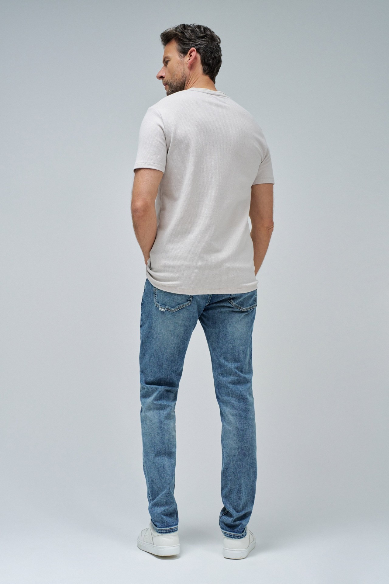 T-SHIRT MIT STRUKTUR