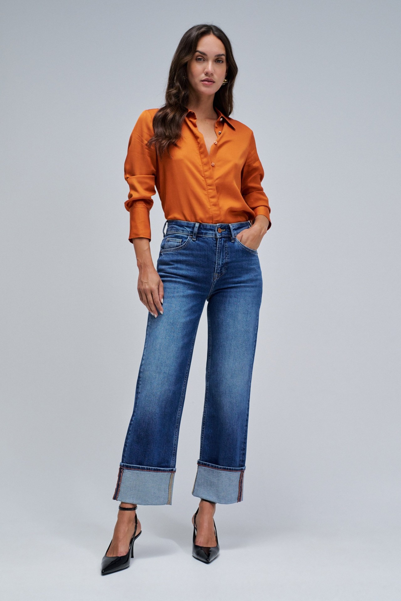 TRUE STRAIGHT JEANS