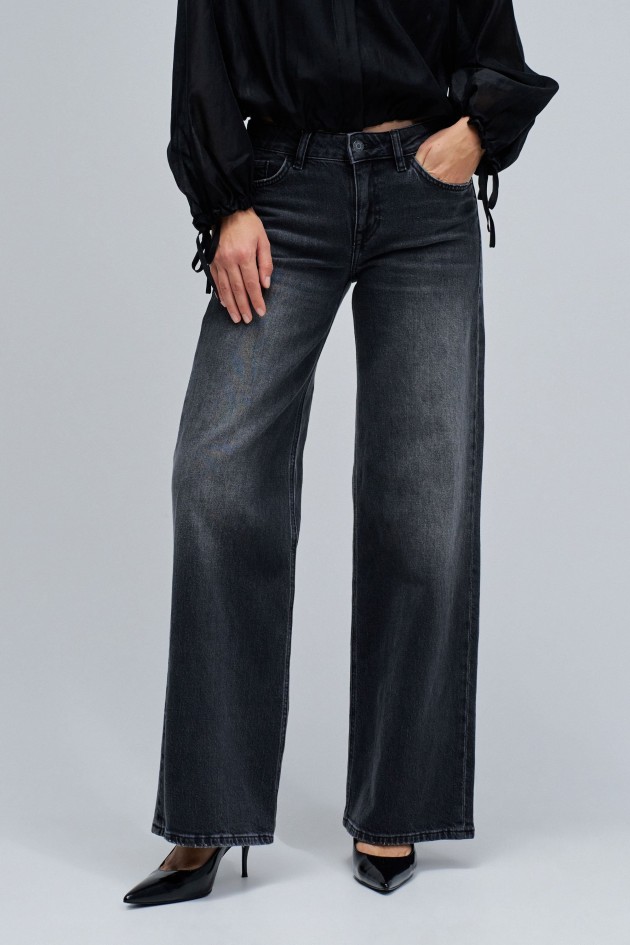 LOW RISE WIDE JEANS